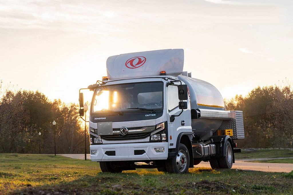 Газовоз АЦ-8,5 на базе шасси DONGFENG C120S